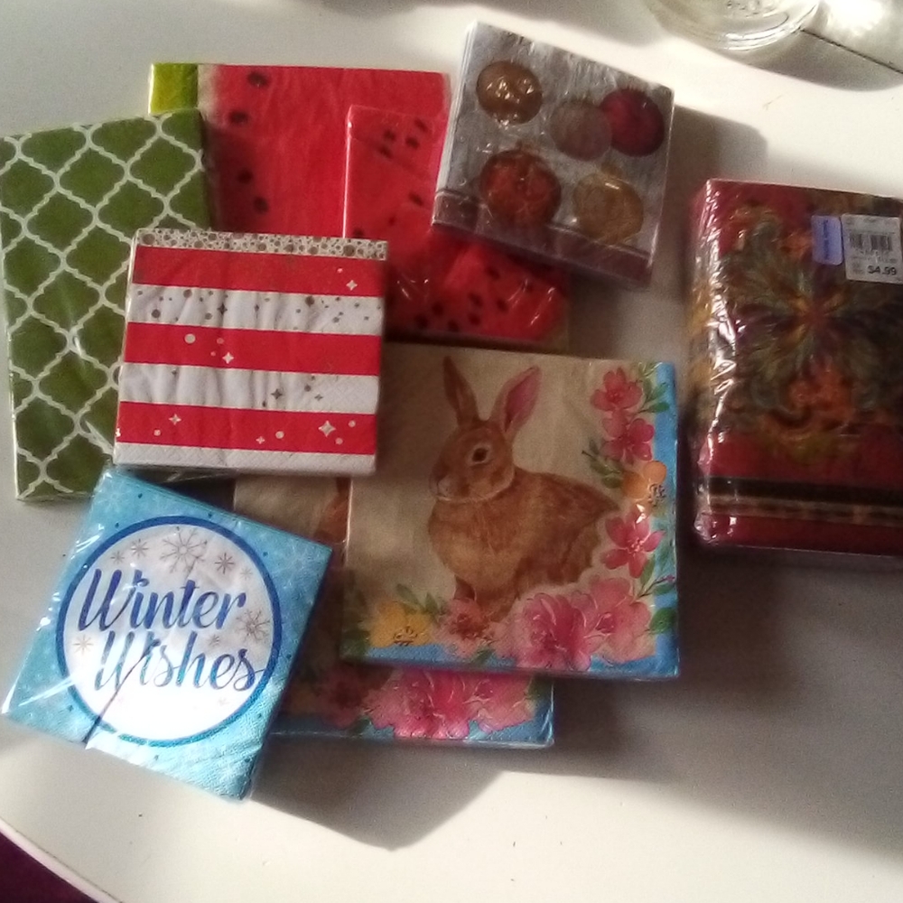 "SOLD" Great Lot Of Miscellaneous Holiday Paper Napkins